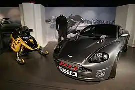 Aston Martin Vanquish de Meurs un autre jour (2002)