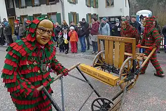 Un rätsche (crécelle) géant