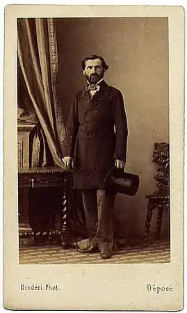 Portrait de Giuseppe Verdi, au format carte-de-visite. Paris, musée d'Orsay.