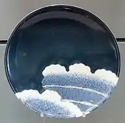 Plat à décor en bleu sous couverte, Hizen, 1660-1680 (musée Gardiner).