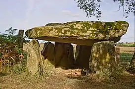 Dolmen de Berneuil no 2.