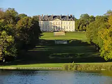 Le grand étang, le Vertugadin et le château du haut.