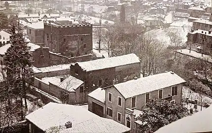 Vue de la chapelle, du donjon Lacataye et du musée Dubalen, hiver 1916