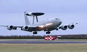 Un E-3D atterrit à la RAF Waddington en 2011.