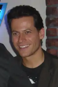 Ioan Gruffudd interprète Andrew Earlham