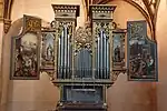 Orgue en forme de retable.