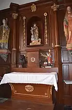 Autel de la Vierge et son retable du XVIIIe&nbsp;siècle .