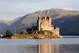 Château d'Eilean Donan (XIIIe siècle), dans les Highlands d'Écosse.