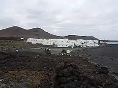 Vue du village depuis le départ du sentier côtier