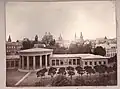 Elisenbrunnen, photographiée en 1865 par Jacob Wothly (de).