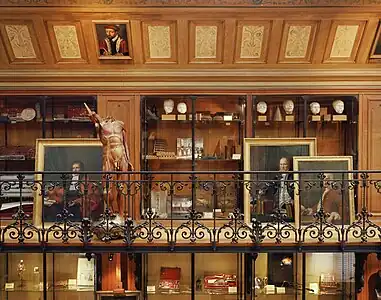 Vue latérale d'une des balustrades.