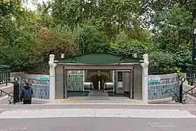 Un des accès de la station.