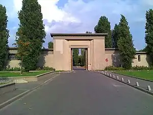 Entrée du cimetière parisien de Thiais