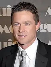 Eric Close dans le rôle de Hugo Langdon