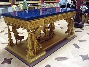 Table en bronze, avec plateau en lapis-lazuli, musée de l'Ermitage, Saint-Pétersbourg