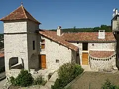 Maison ancienne restaurée, rue du Colombier.