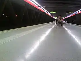 Image illustrative de l’article Mercat Nou (métro de Barcelone)