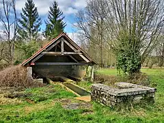 La fontaine, chemin de la fontaine.