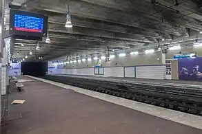 Les quais et les voies.