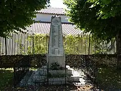 Le monument aux morts.