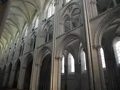 Nef de l'abbatiale de Fécamp (1187-1228).