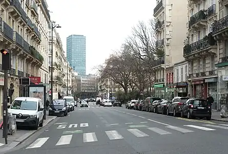 Rue des Écoles, en direction de la rue du Cardinal-Lemoine.