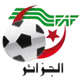 Armoiries de la Fédération algérienne. un ballon de foot sur le croissant et l'étoile rouge avec une inscription en arabe الجزائر (Algérie).