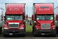 Un Century Class au coté d'un Columbia.