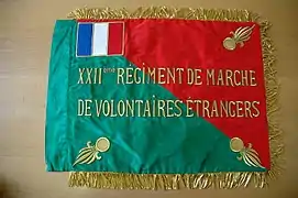 Fanion du 22e régiment de marche des volontaires étrangers.