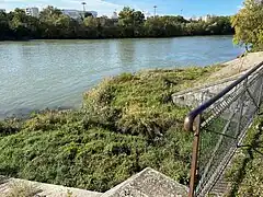 Fin du parcours de la Rize : exutoire principal dans le canal de Jonage.