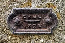 Repère de la crue de la Loire en 1872, sur le quai du Palais de la Bourse à Nantes.