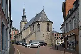 La vieille église dans le centre historique de Florennes.
