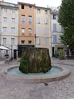 Fontaine amado, en haut du forum des Cardeurs