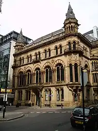 Manchester Reform Club (en) à Manchester (1870).