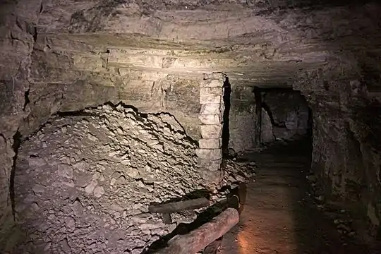 Octobre 2013 : galerie non sécurisée en cours d'éboulement.