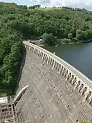 Barrage de Sarrans sur la Truyère en 2007.