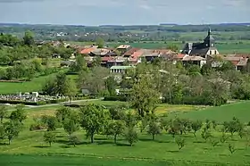 Passavant-en-Argonne à l'est.