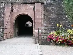photographie montrant le pont-levis abaissé situé dans la citadelle de Belfort.