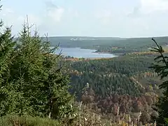 Vue générale du lac.