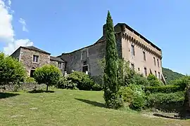 Le logis fortifié du côté du Tarn.