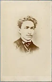 Portrait photo de Léo Frankel.