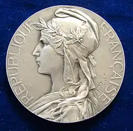 Marianne, médaille en bronze argenté, 50 mm, poinçon corne.