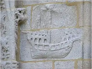 Caravelle sur la façade de Saint Nonna, Penmarc'h