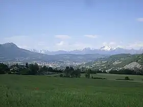 Vue de Gap avec la colline de Puymaure (à gauche du centre).