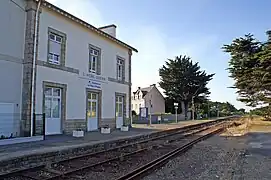 Plateforme pour deux voies et deuxième quai.