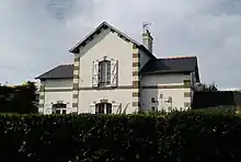 Maison particulière dans le bâtiment de l'ancienne gare de Portsall.