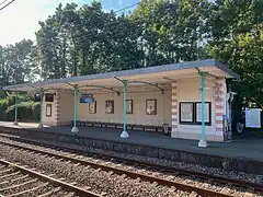 L'abri voyageurs du quai de la voie 1.