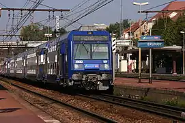 Une rame Z 20500 au départ en direction de Melun.