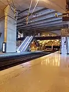 Quais, escaliers et passerelle.