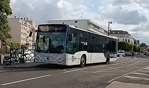 Mercedes Citaro C2 n°154 de Keolis Seine et Oise Est sur la nouvelle ligne 3 à Poissy.